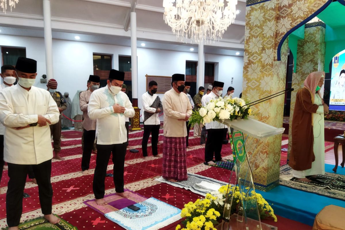 Gubernur Sumatera Selatan Shalat Idul Adha di rumah