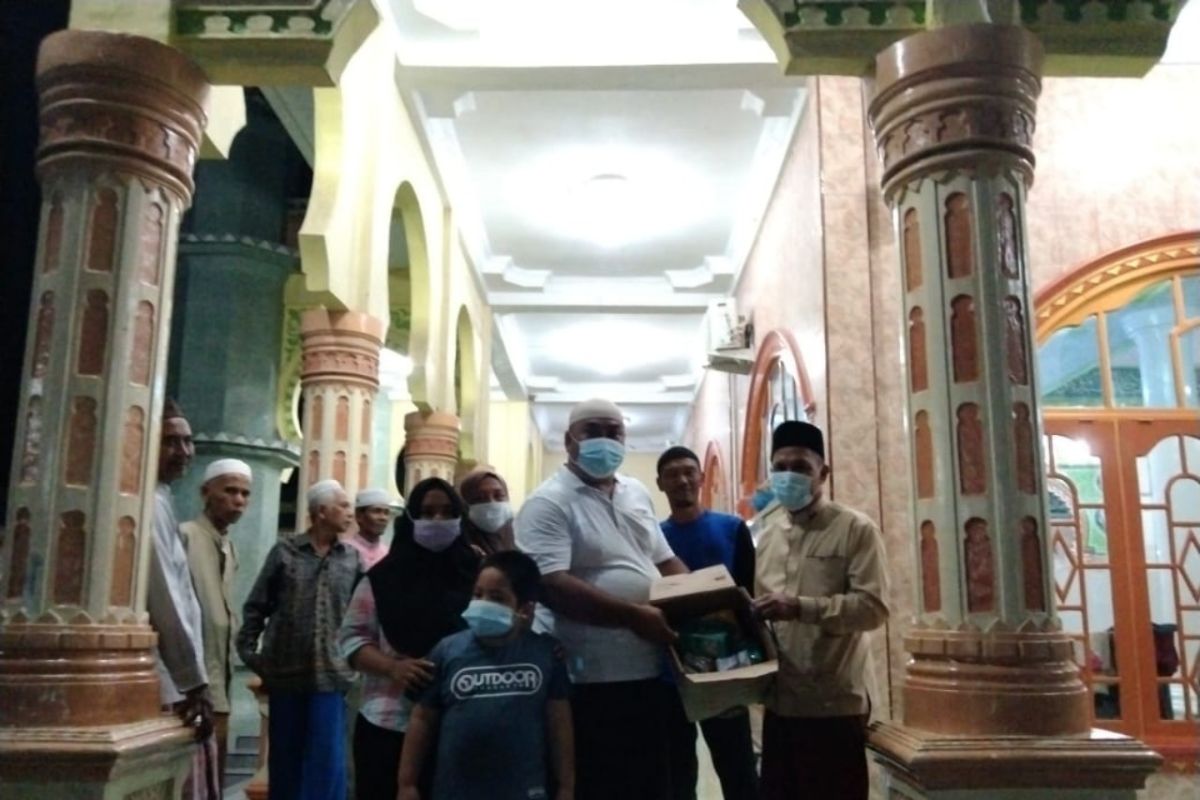 Perindo Secanggang bantu jamaah takbiran Masjid Jamik Nasrullah