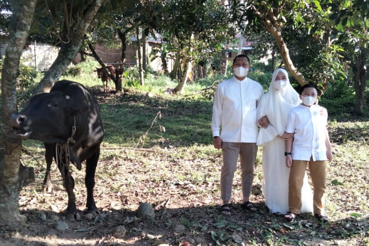 Polres Binjai sembelih delapan ekor lembu, 11 ekor kambing pada Idul Adha 1442 H