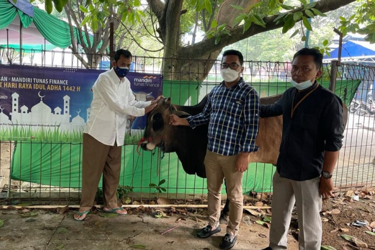 MTF bagikan daging kurban untuk masyarakat sekitar