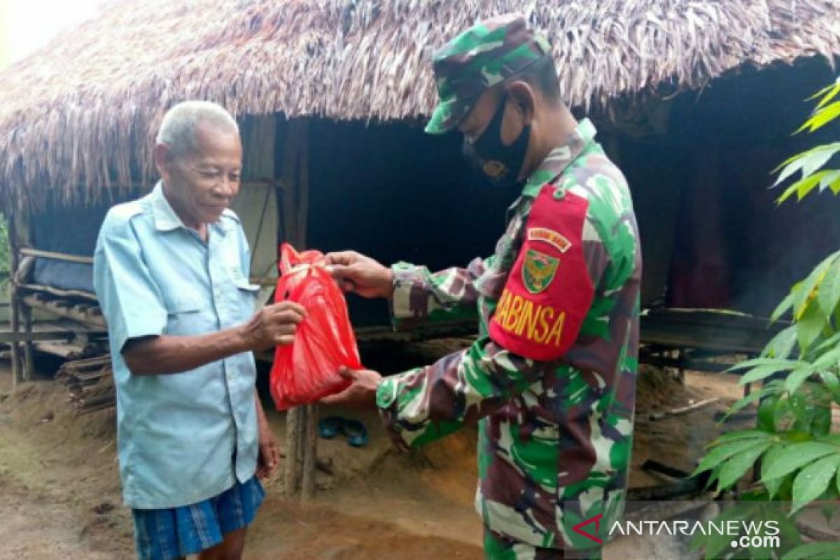 Kodim 0414 Belitung distribusikan 600 paket daging kurban dari pintu ke pintu