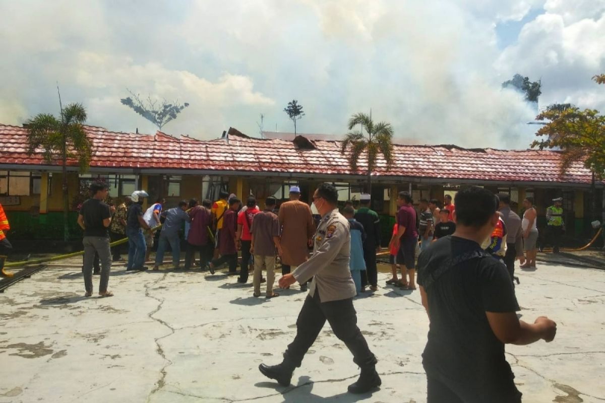 Idul Adha di Sampit diwarnai kebakaran sebuah sekolah