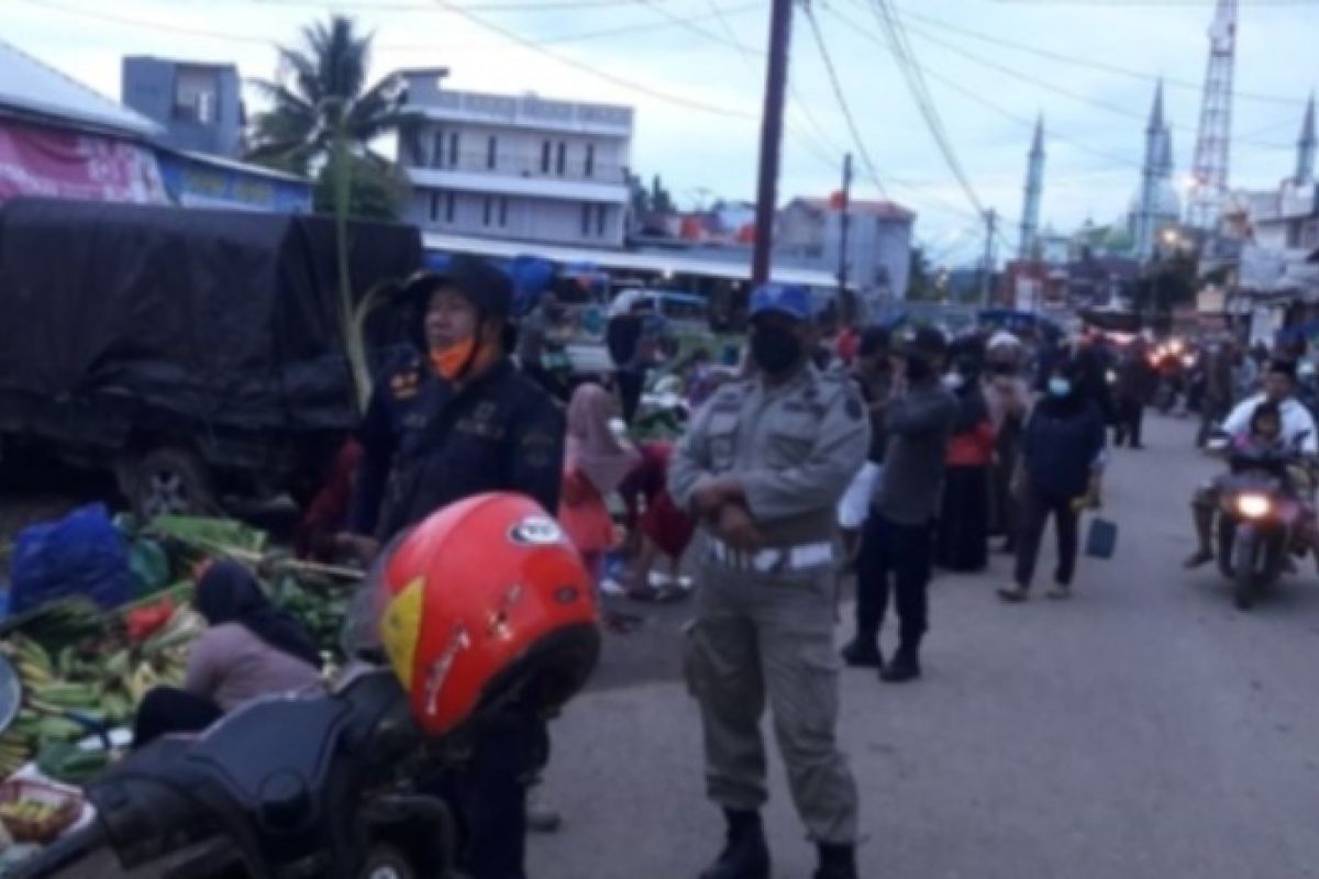 Satpol PP Mamuju komitmen lakukan pendekatan humanis dalam operasi yustisi