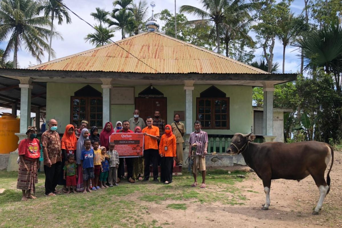 Mari Ber-Qurban di Tanah Timor NTT salurkan kurban di masjid pelosok