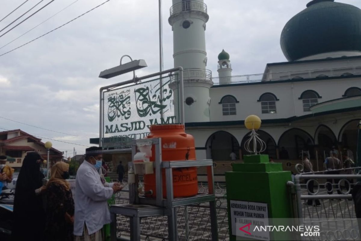 Masjid Jami' Pangkalpinang potong 40 hewan kurban dengan prokes ketat