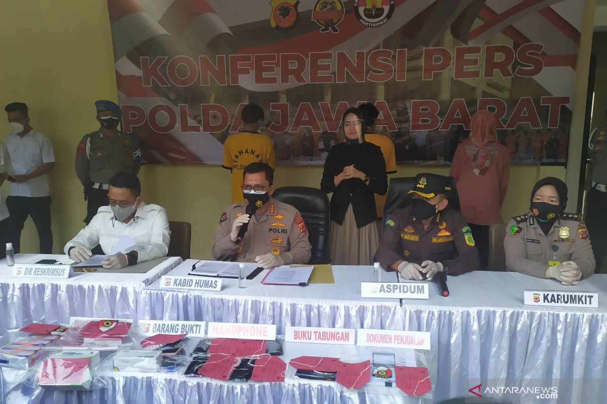 Polda Jabar bekuk 5 penimbun yang jual mahal obat COVID-19