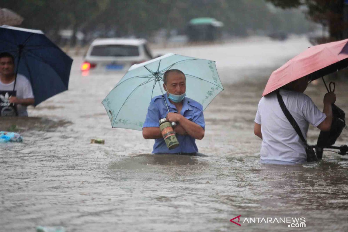 Korban tewas banjir Zhengzhou jadi 25, tujuh lainnya hilang