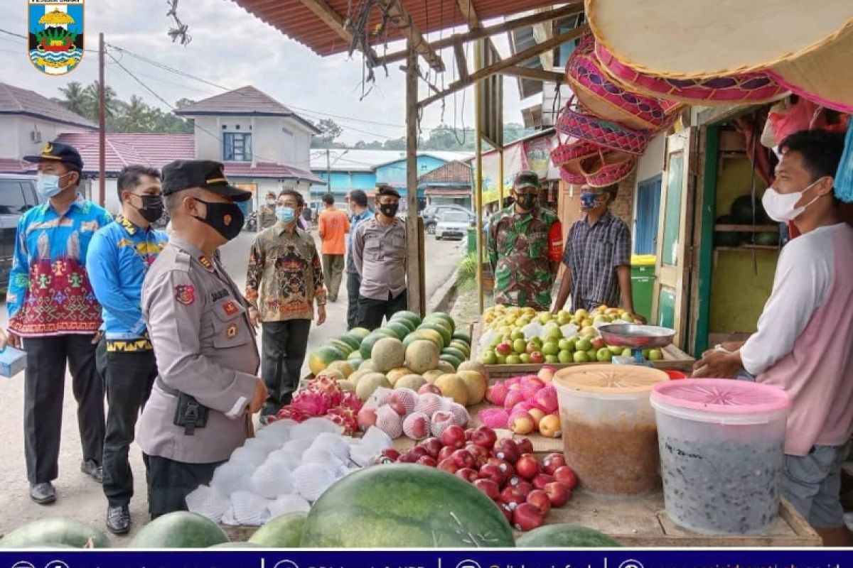 Satgas COVID-19 Pesisir Barat edukasi perilaku hidup sehat dan aman dari COVID-19