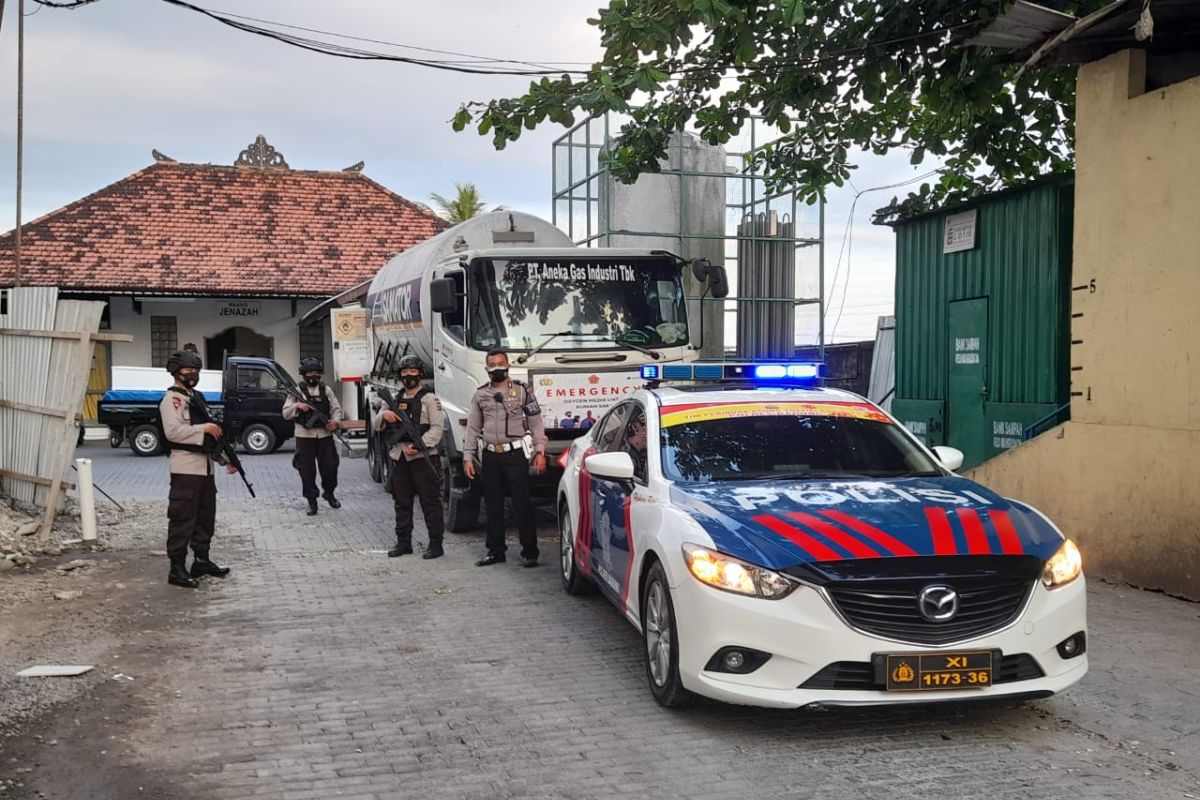 Polda Bali kawal distribusi 1.257 tabung dan 71 ton O2 medis cair