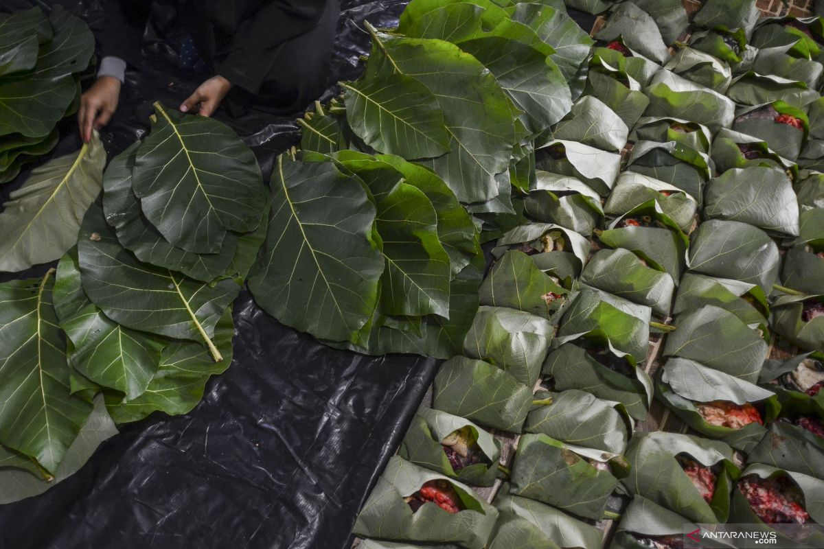 MUI dorong pengurangan pemakaian plastik dalam pembagian daging kurban