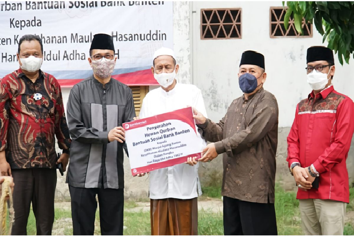 Idul Adha, Bank Banten Salurkan Kurban ke Masjid Banten Lama