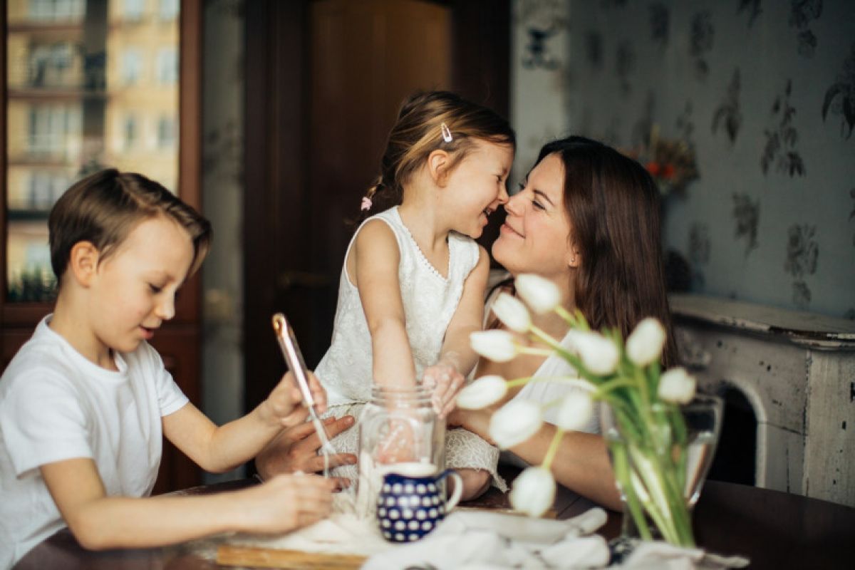 Orang tua perlu "quality time" dengan anak agar ceria di rumah