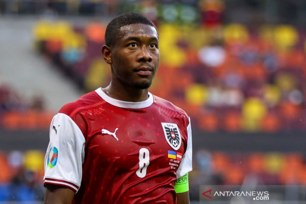 Bek baru Real Madrid David Alaba positif COVID-19