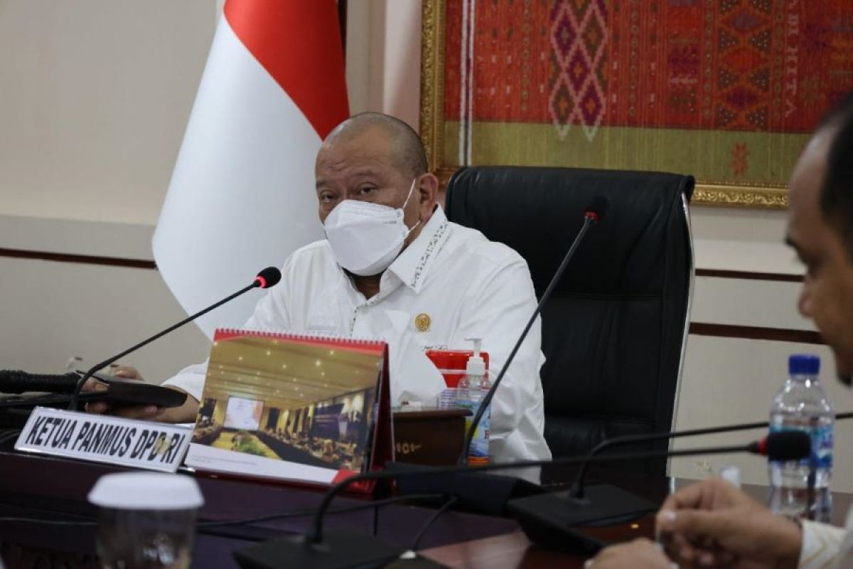 Ketua DPD RI: Masyarakat jangan takut divaksin