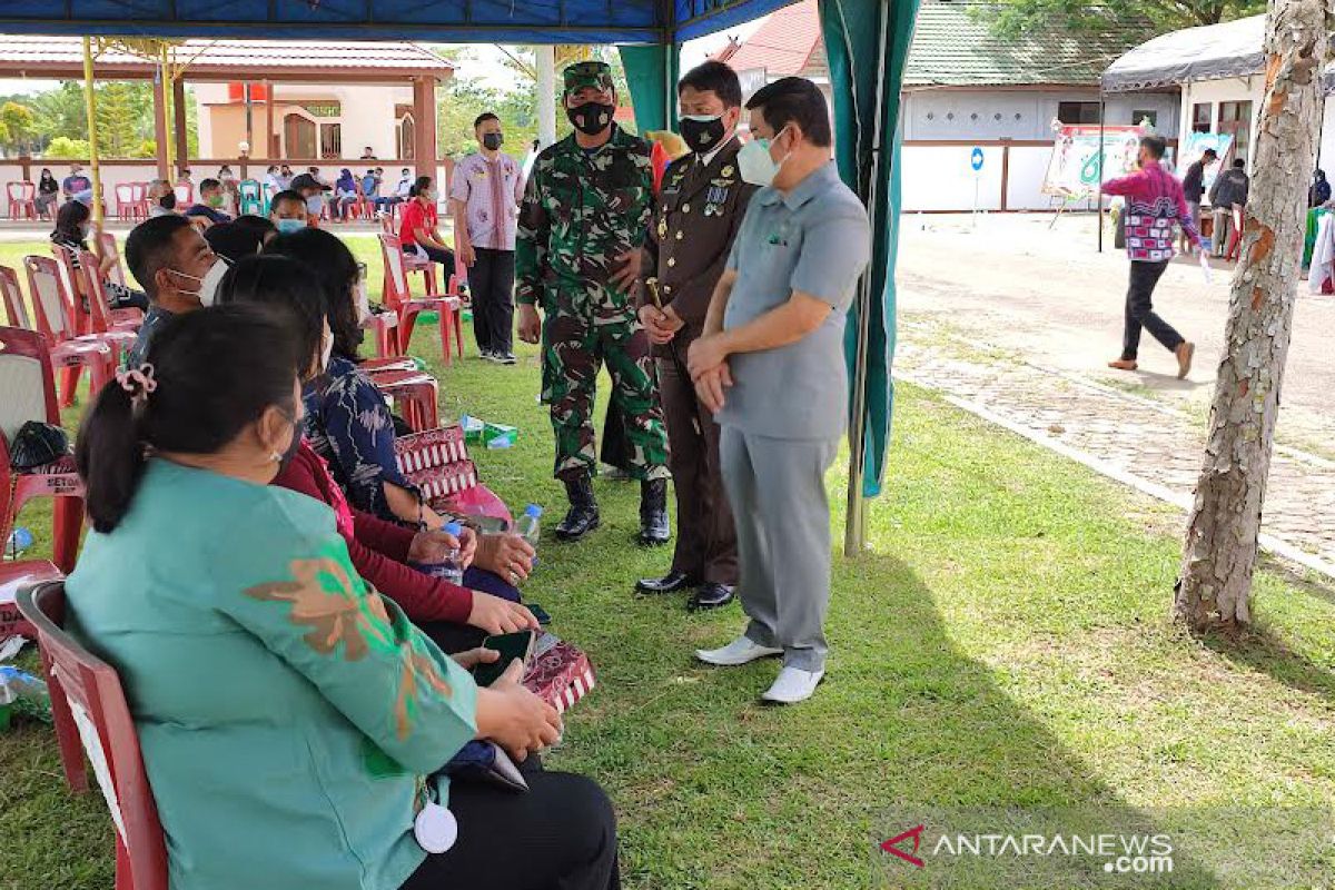 Bupati Apresiasi Kejari Bartim gelar vaksinasi massal di Kejari Bartim