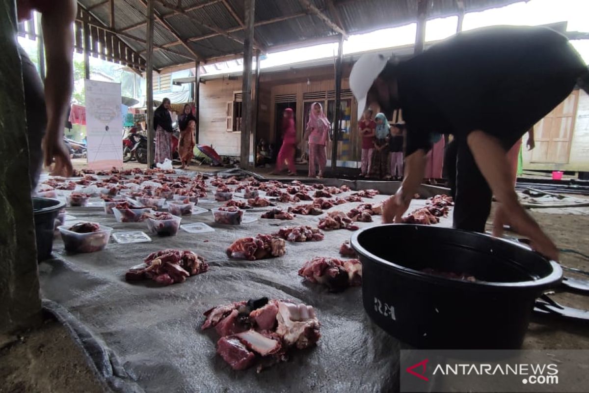 Warga Muallaf daerah Meratus juga dapat rasakan daging kurban