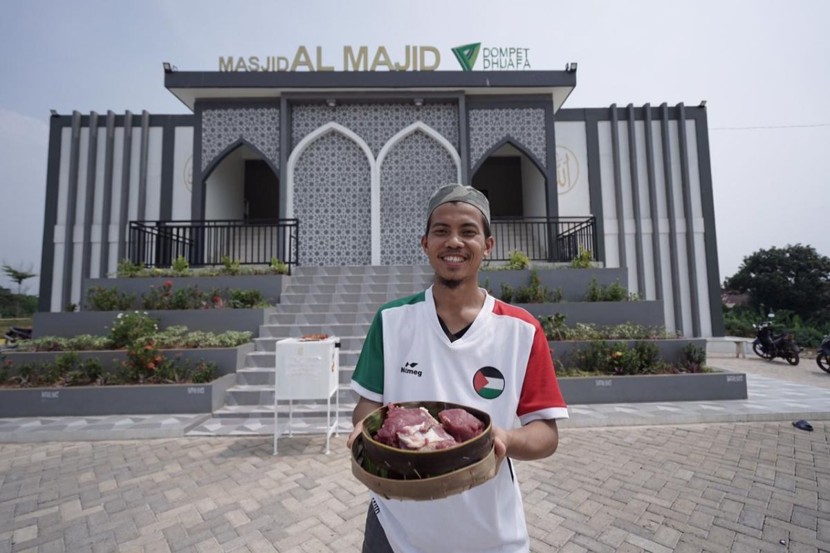 Kejutan Donatur Untuk Guru Ngaji sambut Idul Adha pertama di Masjid Al Majid dan PBM Cahaya Negeri