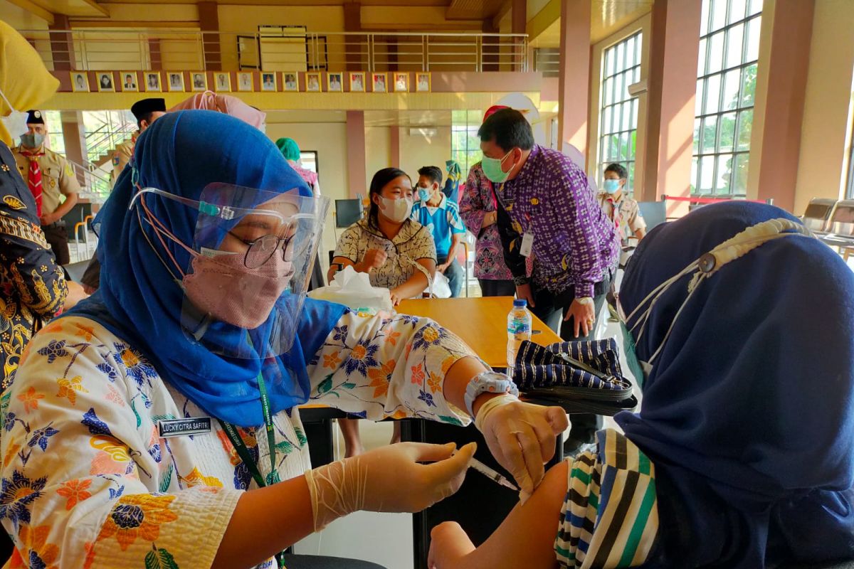 1.557 siswa SMP di Tangerang terima suntikan vaksinasi COVID-19