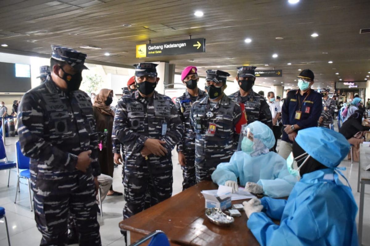 Kasal Yudo Margono tinjau serbuan vaksin di Bandara Juanda