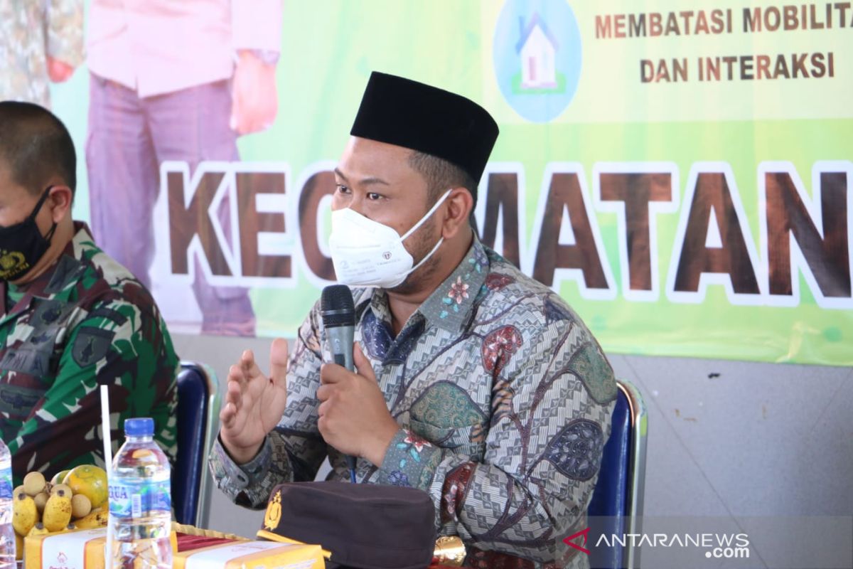 Pemkab Gresik perkuat posko COVID-19 kecamatan dengan alat pengisian oksigen