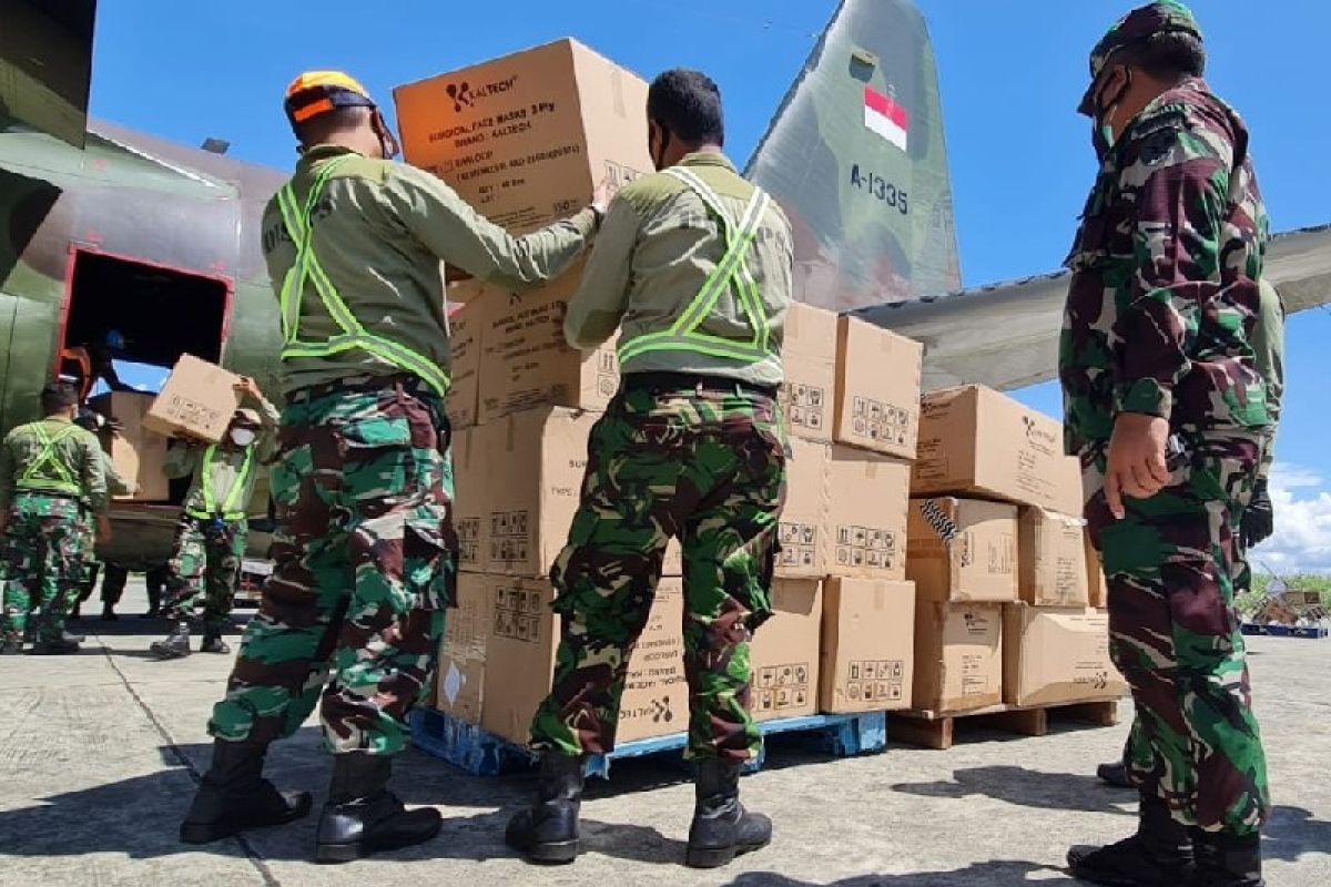 Panglima TNI bantu tabung oksigen dan alkes ke rumah sakit Papua