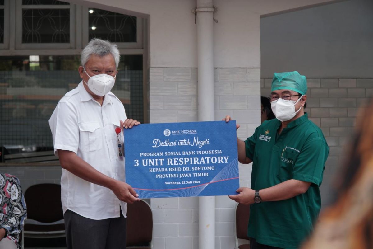 BI Jatim bantu enam alat terapi oksigen kepada RSUD Soetomo Surabaya