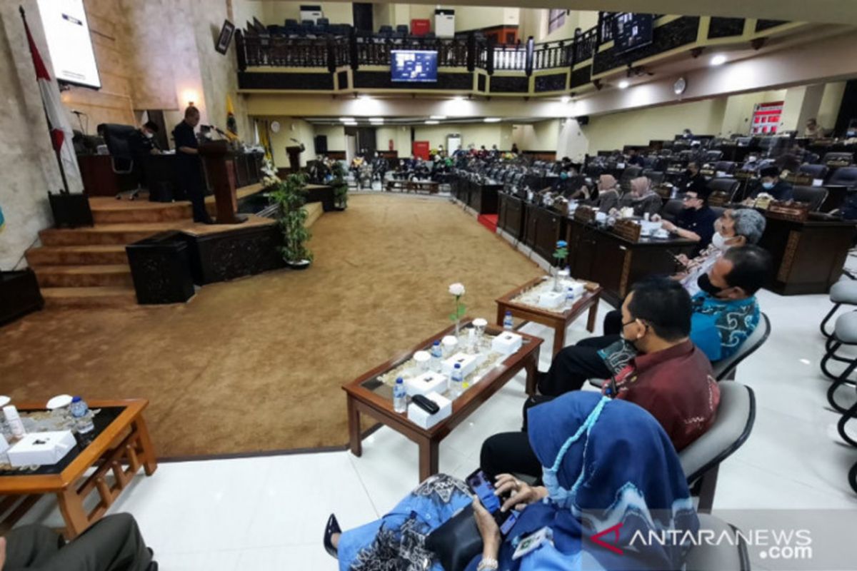 DPRD setujui Raperda SPBE dan dana cadangan Pilkada 2024