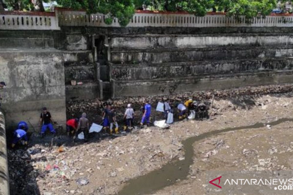 PU Balikpapan temukan rongga bawah saluran bendali Telagasari