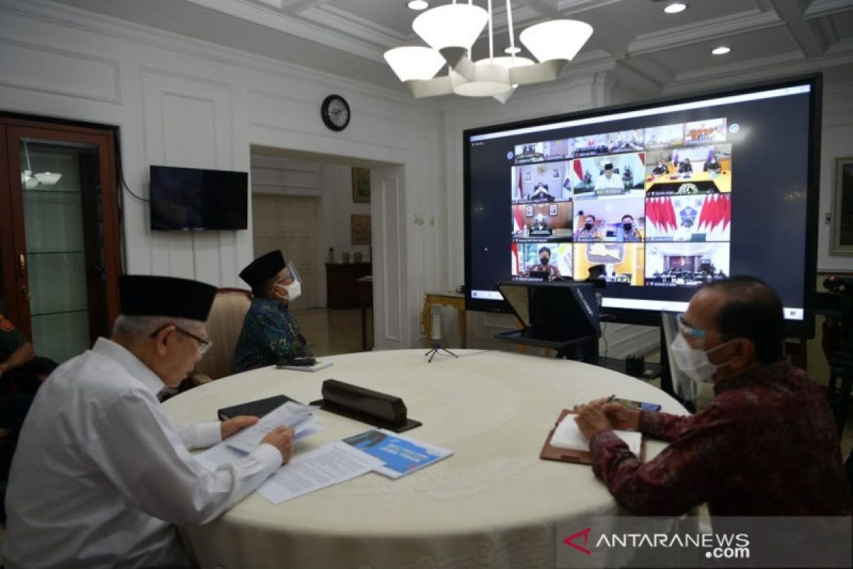 Wapres Ma'ruf Amin imbau jangan sampai ada gubernur tak tahu ada berapa vaksin masuk