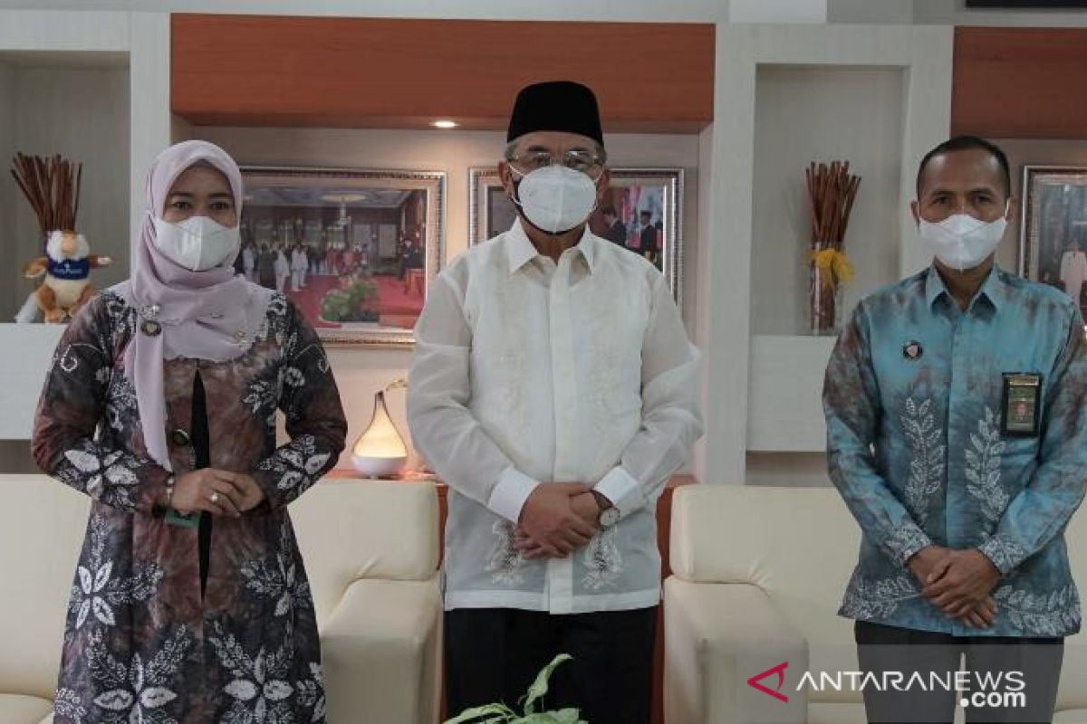 Jabat Kepala Pengadilan Agama Nagara, Novia Mutiasari perkenalkan diri