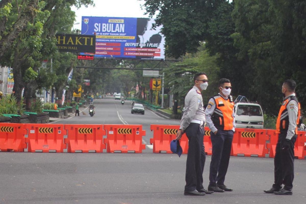 Saatnya masyarakat melihat cahaya di ujung lorong keremangan