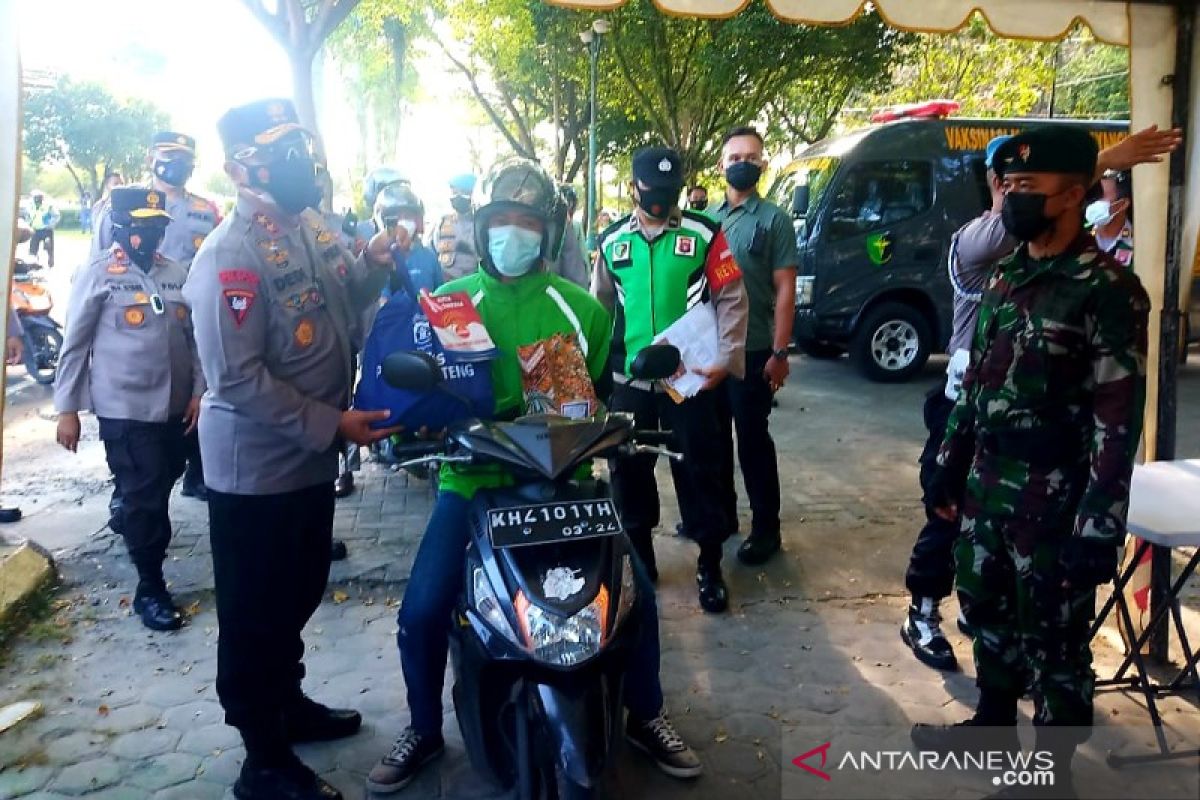 Polda Kalteng gelar vaksinasi 'drive thru'