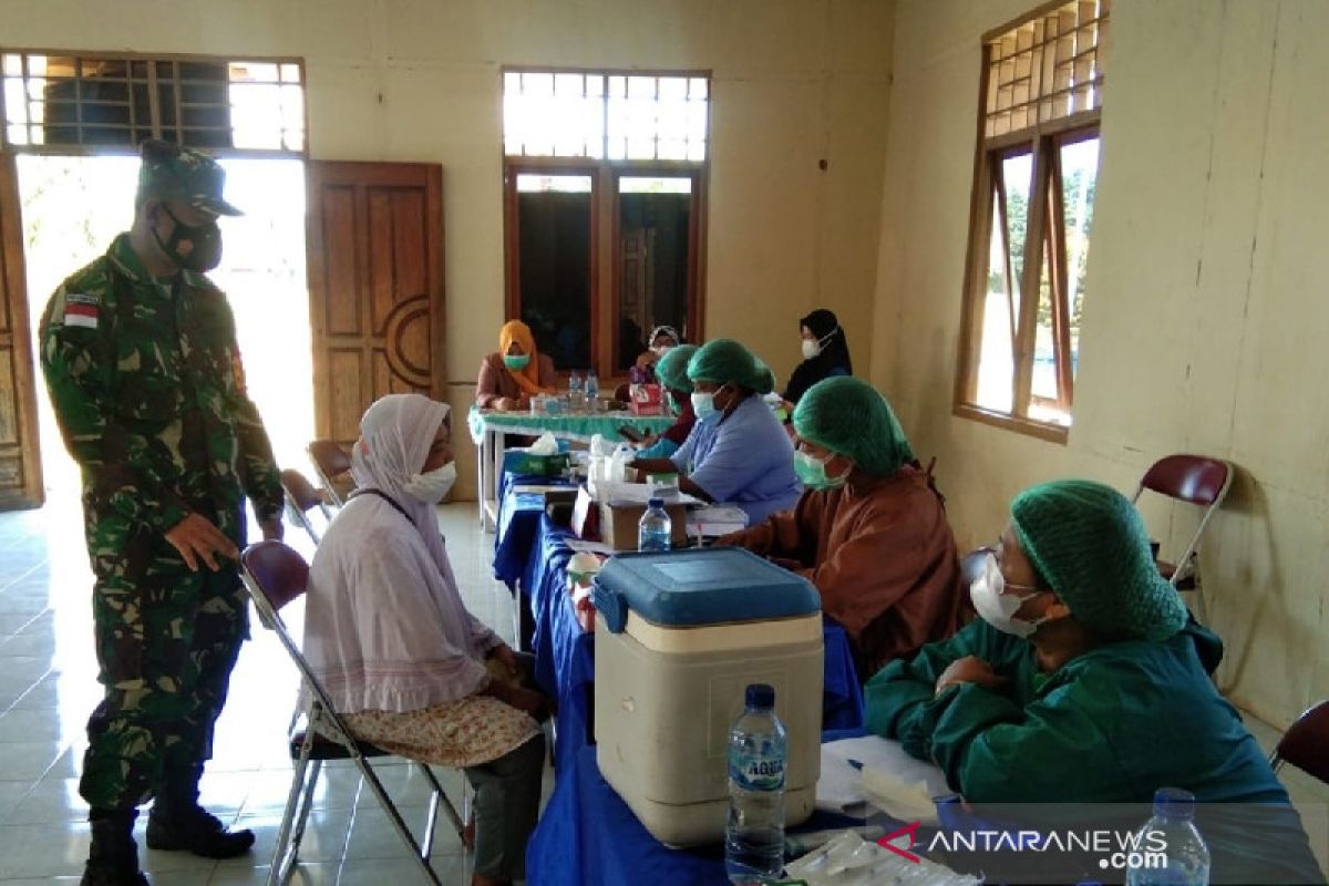 29 Lansia kampung Sipias Merauke telah disuntik vaksin