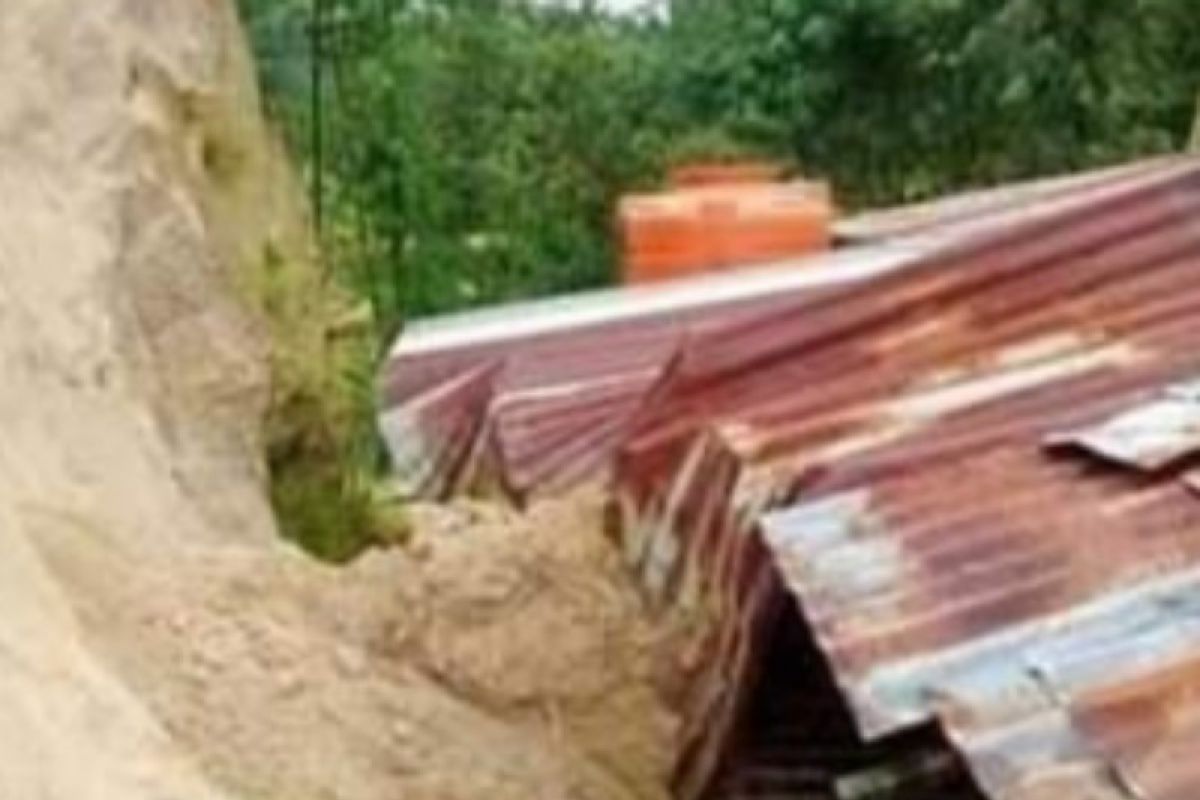 Gempa berkekuatan 5,2 SR landa Mamasa membuat warga Mamuju panik