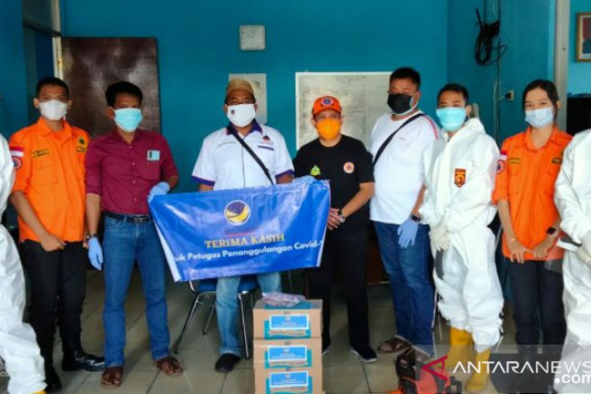 NasDem Belitung salurkan bantuan vitamin kepada petugas penanggulangan COVID-19