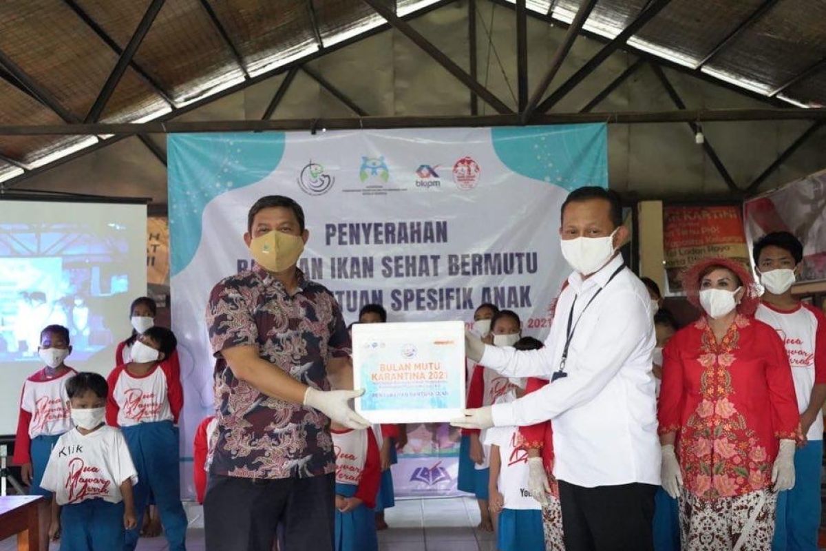 KKP membagikan 1,2 ton ikan ke sejumlah kota pada Hari Anak Nasional