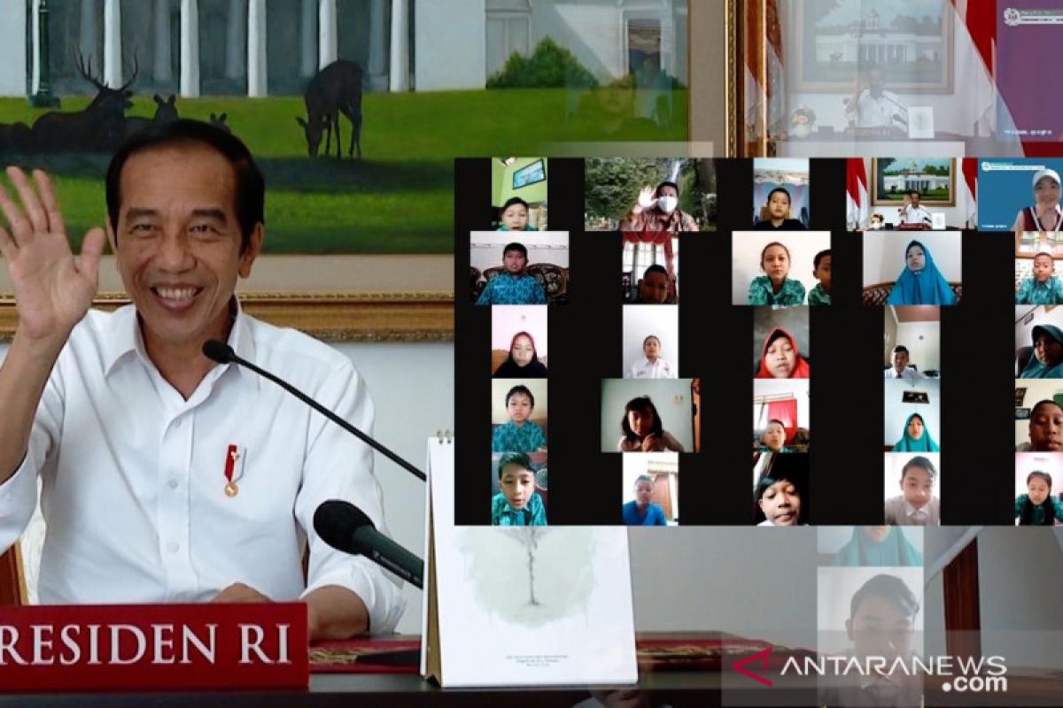 Presiden Jokowi: Anak-anak tetap semangat belajar meski tidak di sekolah