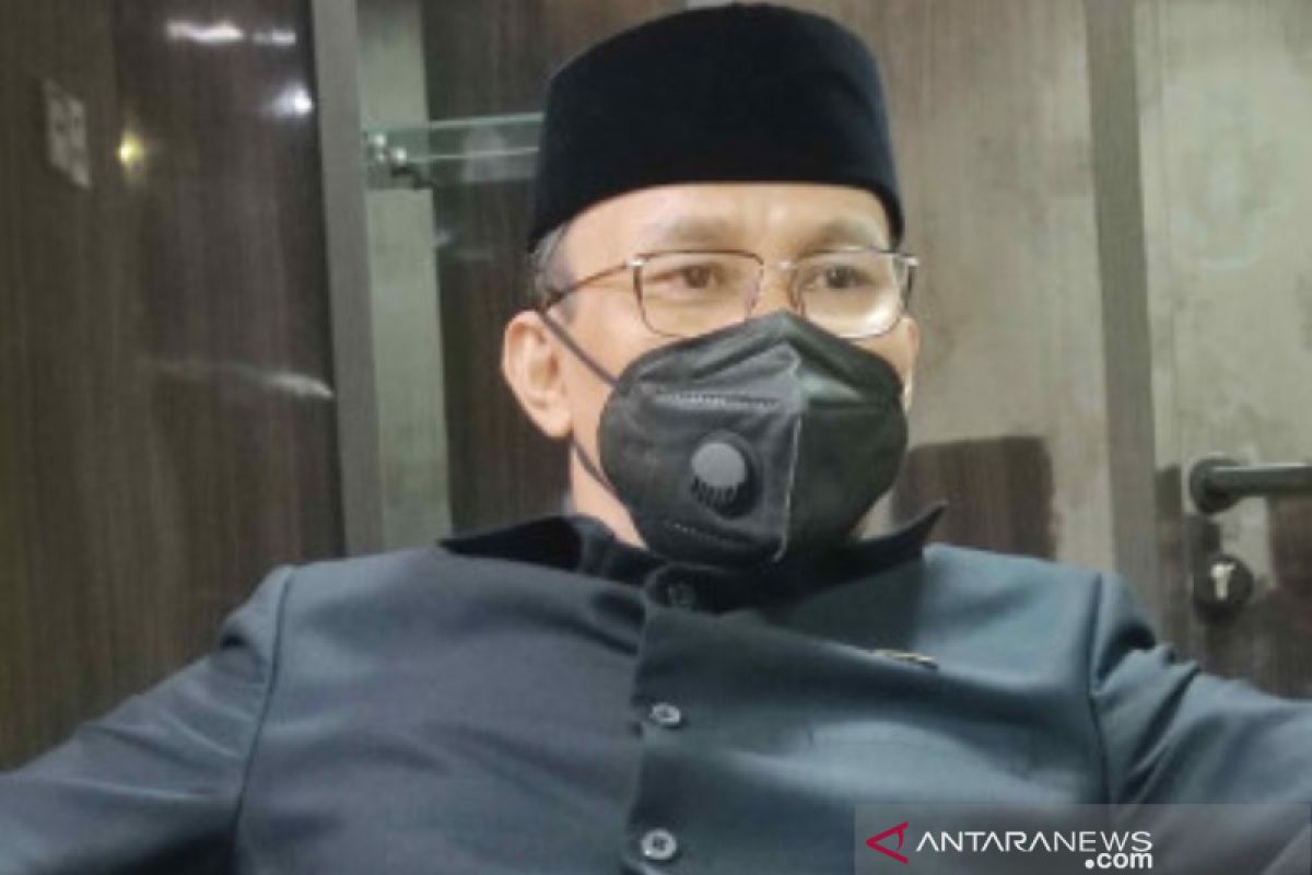 Jon Kenedi minta anggota dan pegawai jujur soal kesehatan