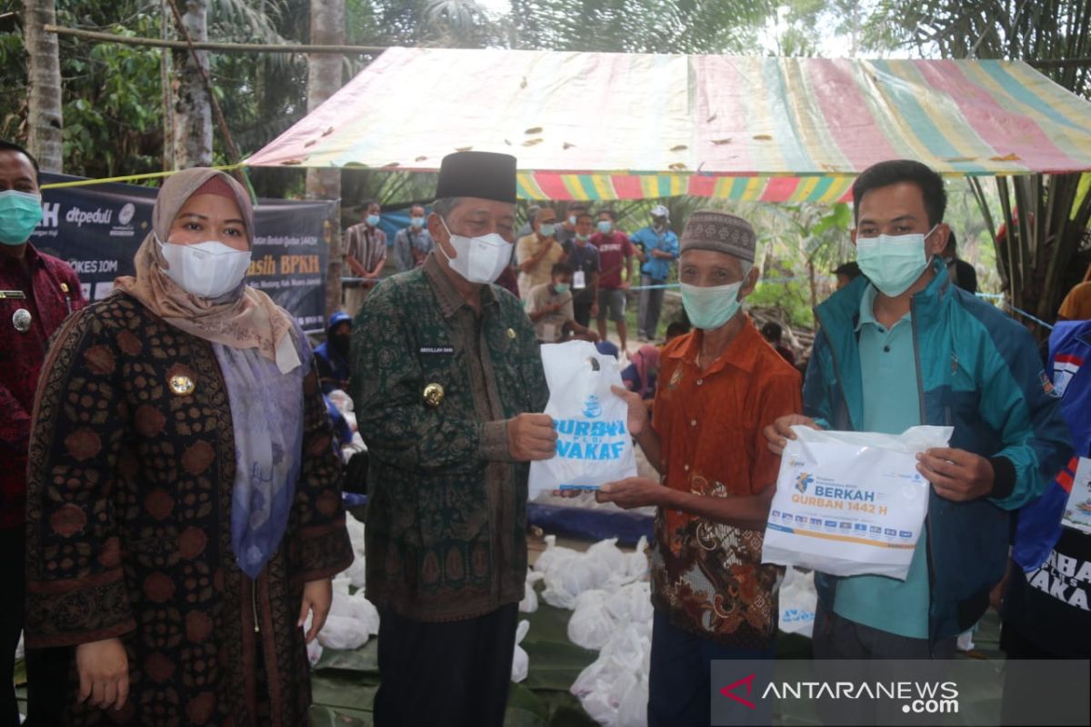 Orang Rimba di Jambi terima hewan kurban