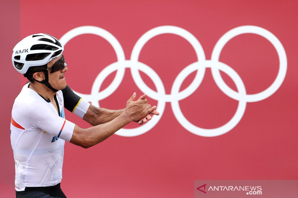 Olimpiade Tokyo, Pebalap sepeda Ekuador Carapaz rebut emas road race