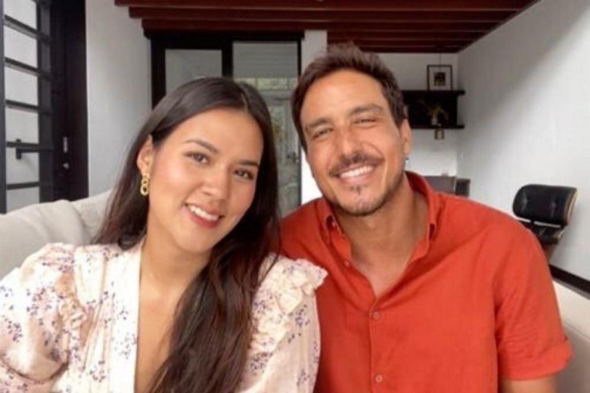 Ini pengalaman Raisa dan Hamish Daud urus anak saat pandemi