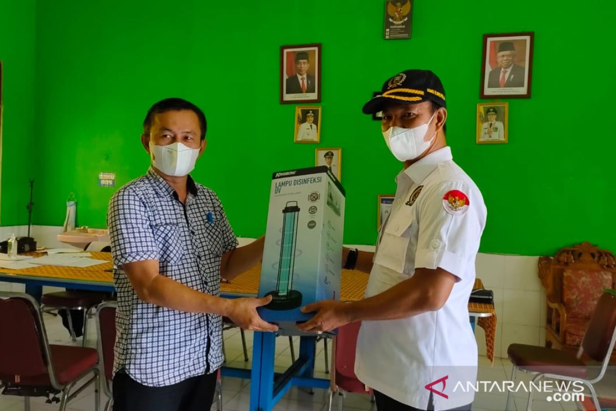 Paman Yani bantu lampu uv disinfektan ke sekolah di kalsel