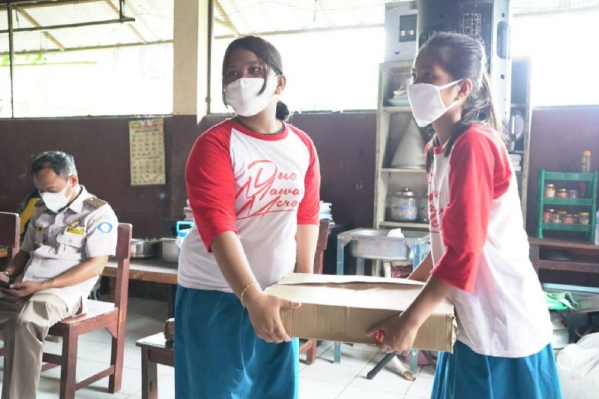 Peringati Hari Anak Nasional, KKP bagikan 1,2 ton ikan