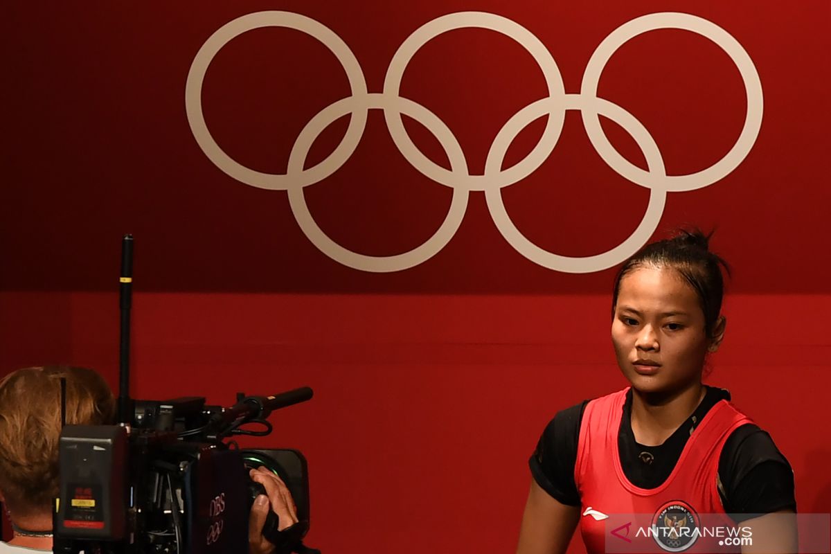 Windy Cantika Aisah sempat tertimpa barbel di bagian kaki sepekan sebelum Olimpiade