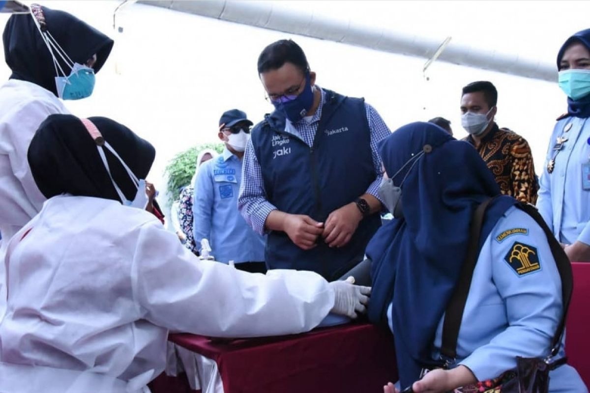 Vaksinasi dosis pertama di Jakarta sudah capai tujuh juta, kata Anis