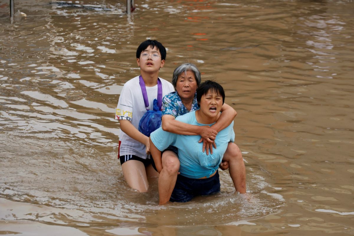 Lima hilang, korban tewas banjir Henan terus bertambah jadi 69 orang