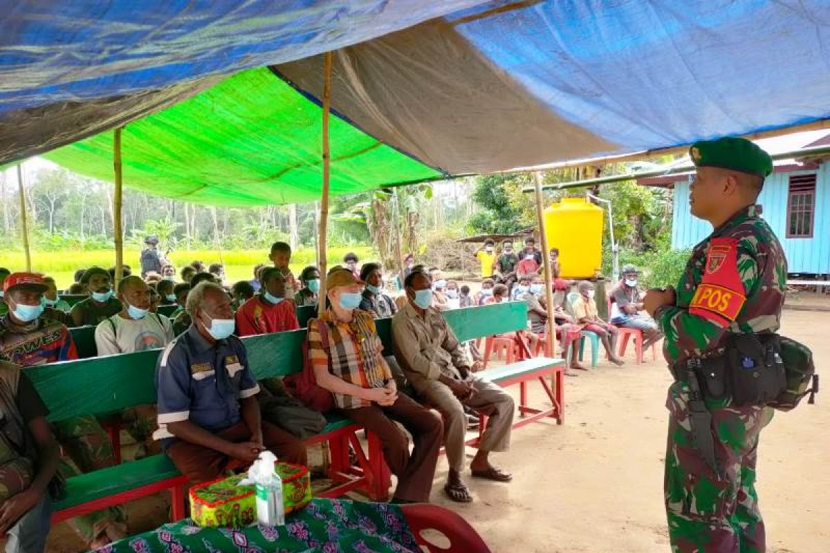 Satgas TNI edukasi warga perbatasan tentang pola hidup sehat