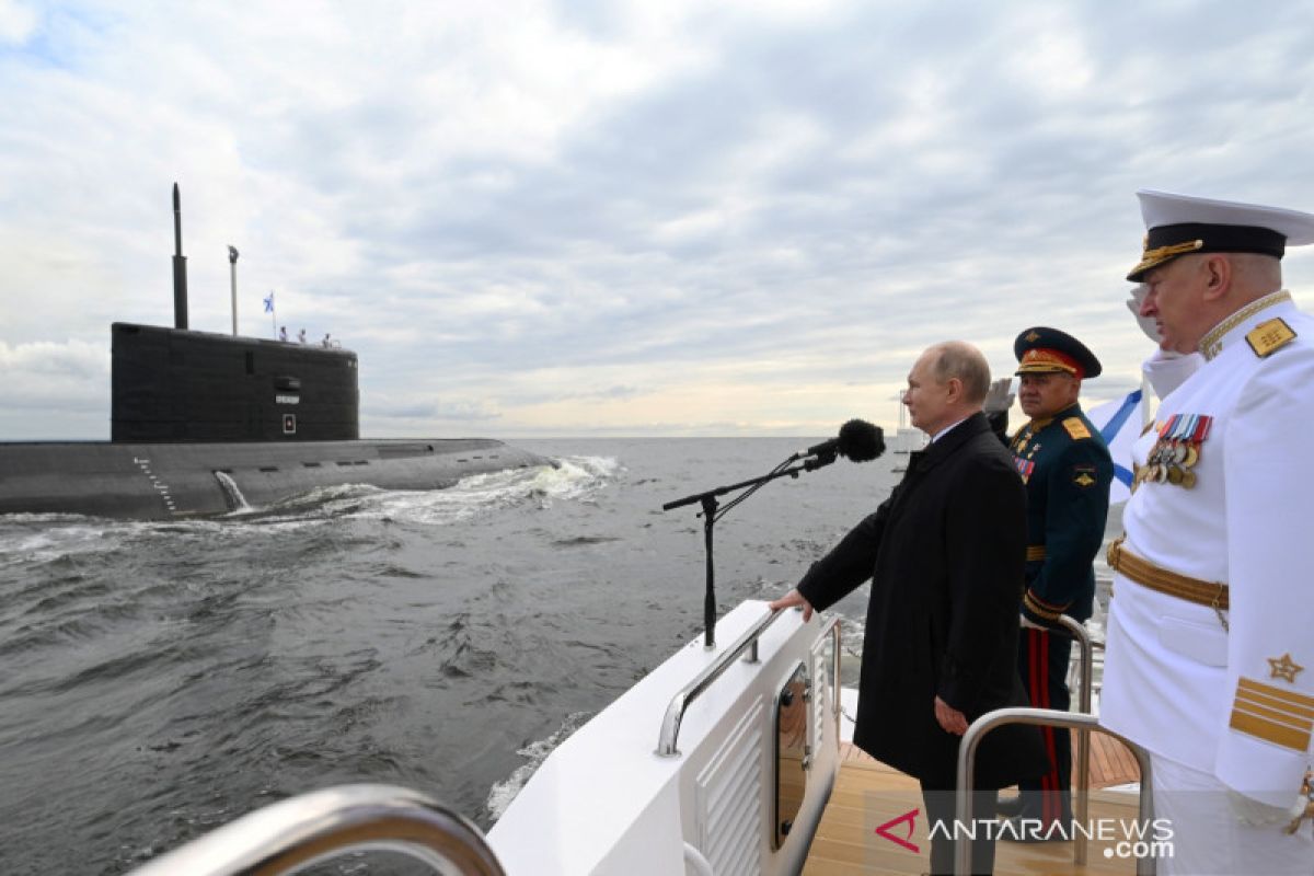 Perdana, Rusia uji tembak rudal hipersonik dari kapal selam