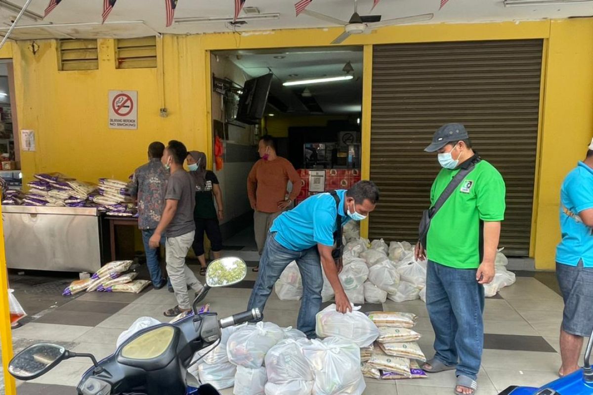 KAHMI Malaysia dan Brainy salurkan logistik ke WNI terdampak 'lockdown'