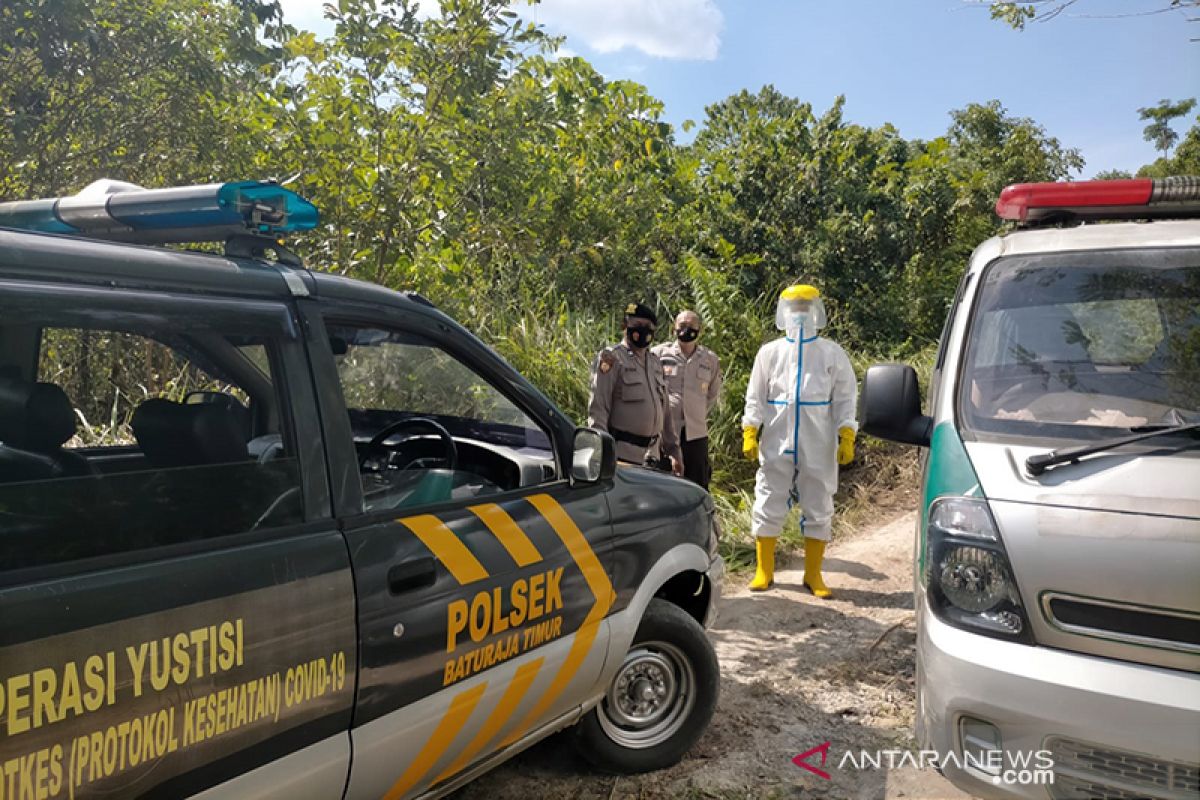 Polisi kawal proses pemakaman jenazah COVID-19